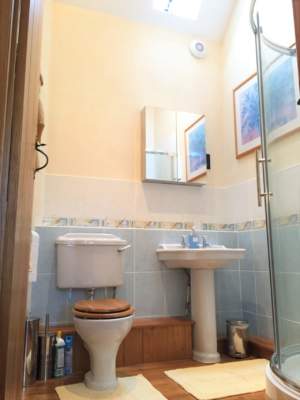 The Granary Shower room first floor
